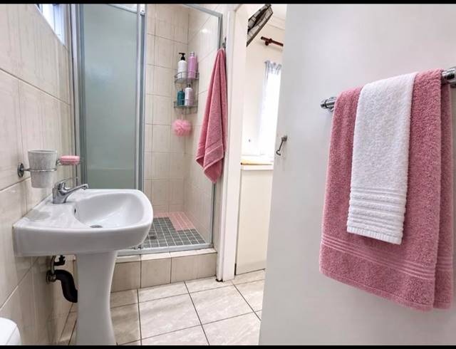 3 BEDROOM PROPERTY TO RENT IN MEREBANK